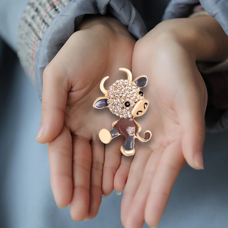 1 шт. Стразы милые эмалью с изображением коровы броши для женщин китайский быка