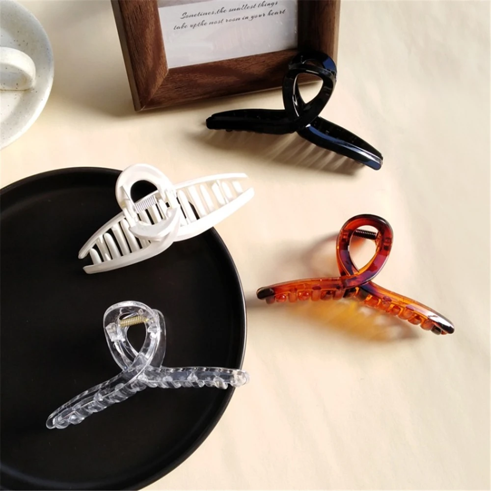 

Fashion Long Head Scratching Clamp Small Hairpin Restoring Ancient Ways Women Contracted Temperament Shark Claw Clip Accessories