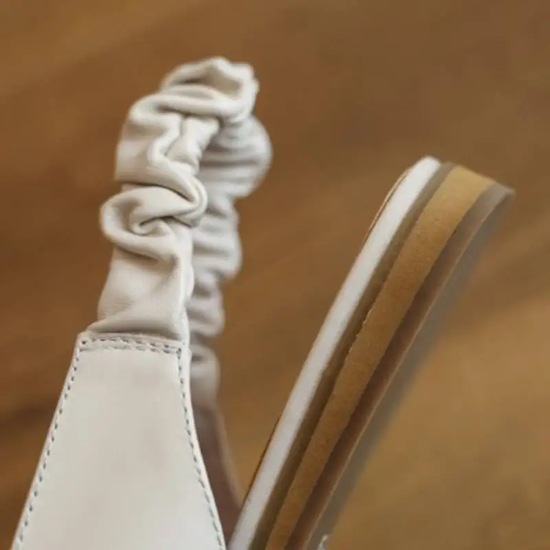 Туфли женские на плоской подошве с острым носком размеры 34-39 | Обувь