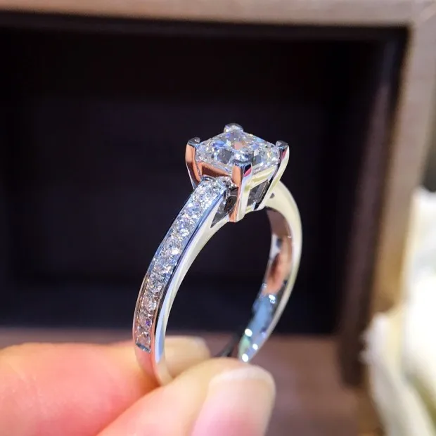 Кольцо с натуральным бриллиантом 18K золото чистое красивое кольцо драгоценными