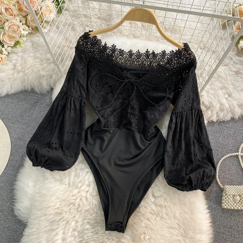 Женское кружевное боди с вырезами Осеннее открытыми плечами и длинным