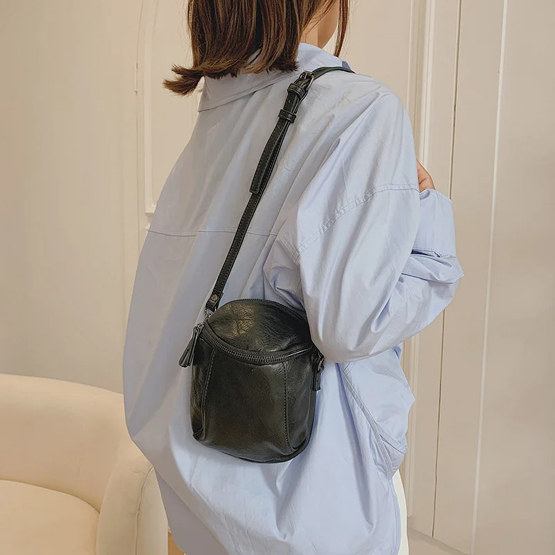 

Простая модная сумка, женская новая однотонная сумка с мягкой поверхностью, сумка на плечо, сумка-мессенджер, женская кожаная сумка от извес...