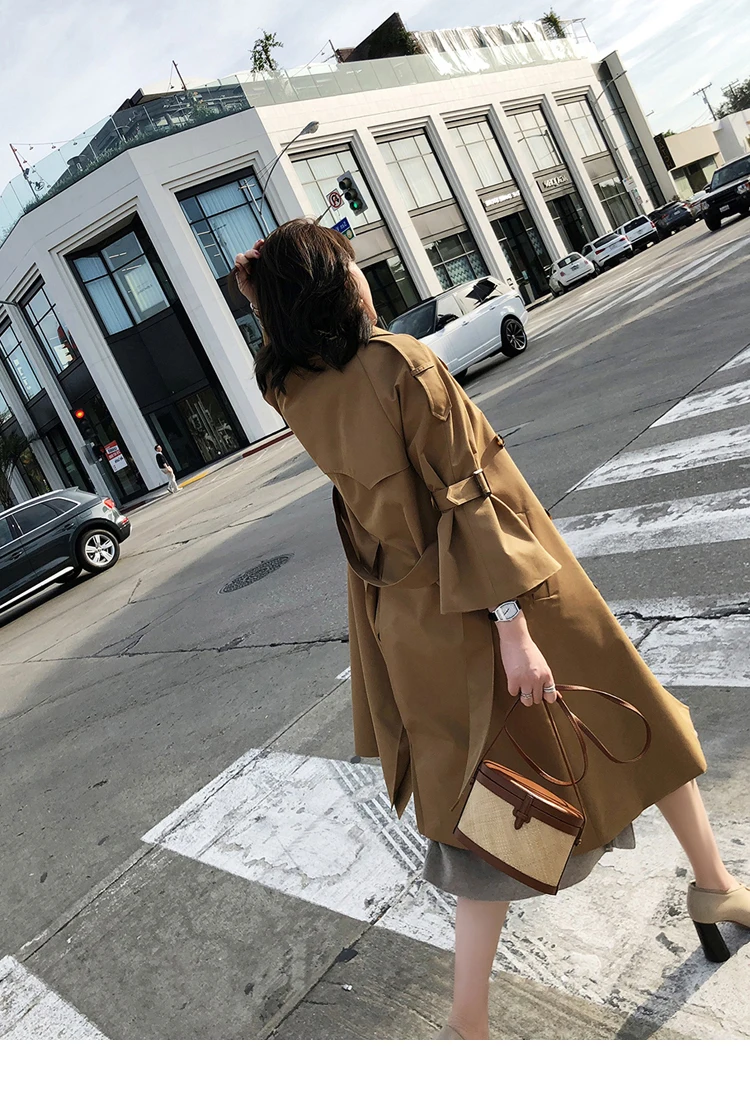 Тренчкот женский двубортный с расклешенным рукавом модная Длинная ветровка