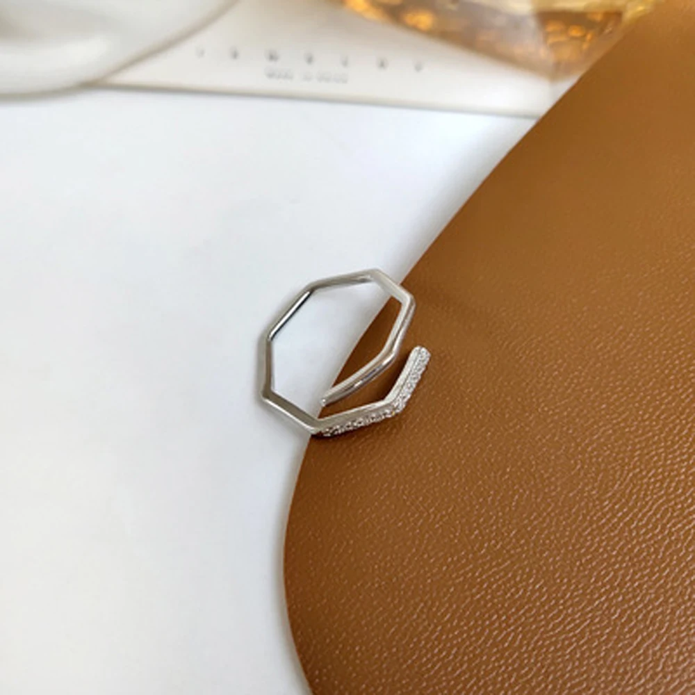 

Contracted Fashion Personality Temperament Of Creative Design INS Style Act The Role Ofing Is Tasted Woman's Fine Jewelry