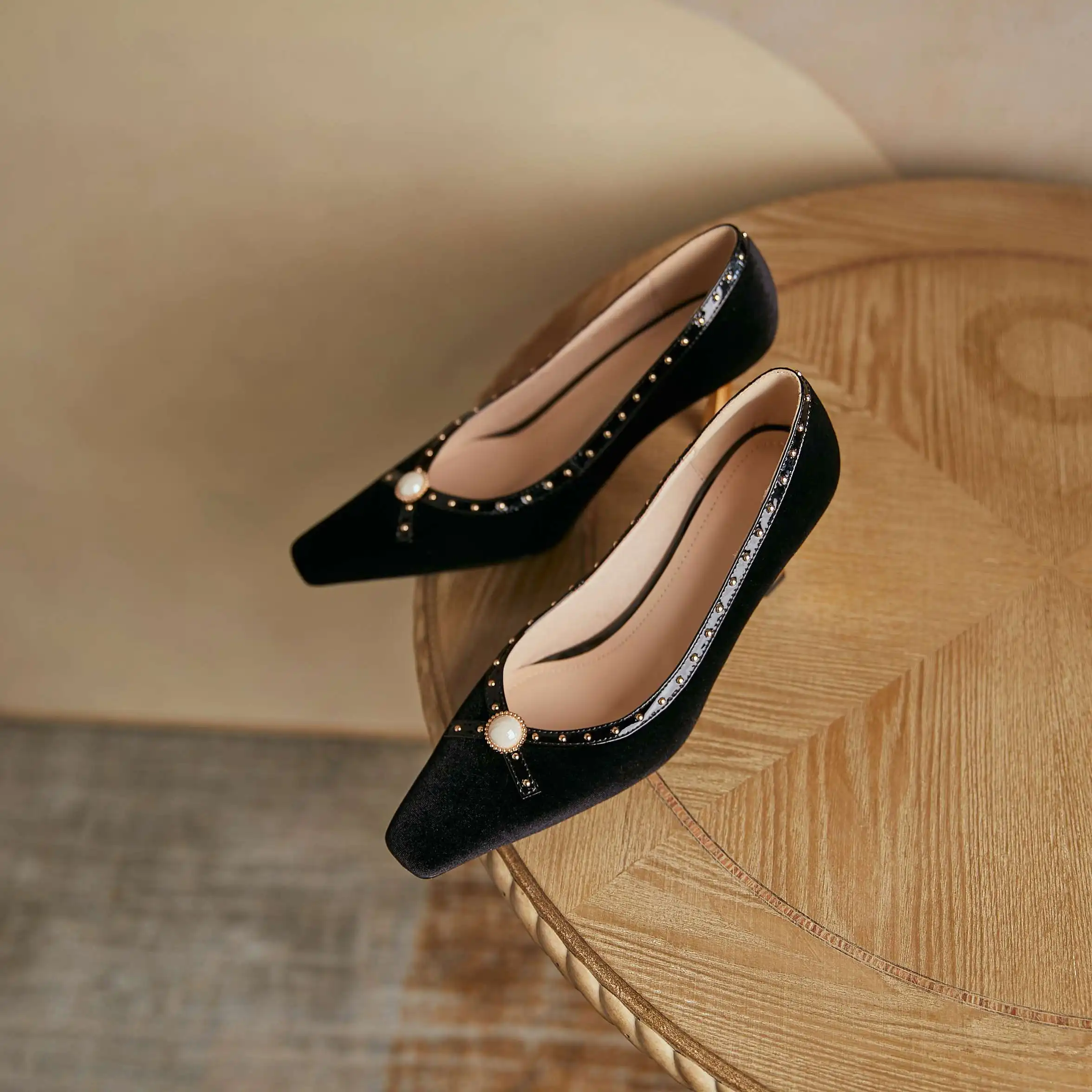 

Krazing pot flock square toe strange high heels pearl decoration retro fashion beauty lady dating slip on basic women pumps L82