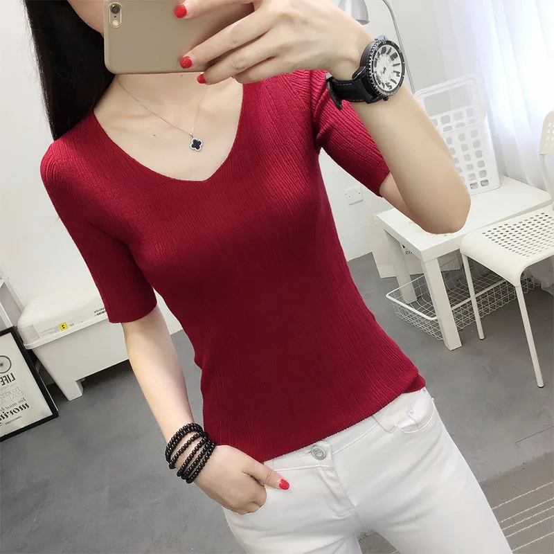 

new V-neck half sleeve ice silk T-shirt with bottom layer, slim fit, Korean students' versatile middle sleeve T-shirt
