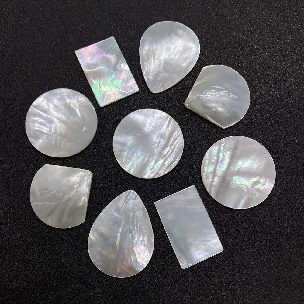 

Natural Sea Shell White Irregular-shaped Flake Non-porous Beads 5 Pieces of Loose Beads Wholesale for Making Exquisite Jewelry