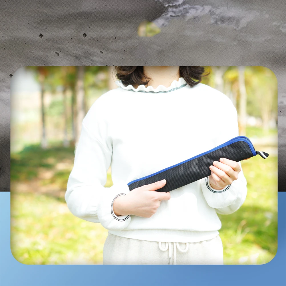 Сумка для хранения черных вертикальных канавков с синей границей портативный