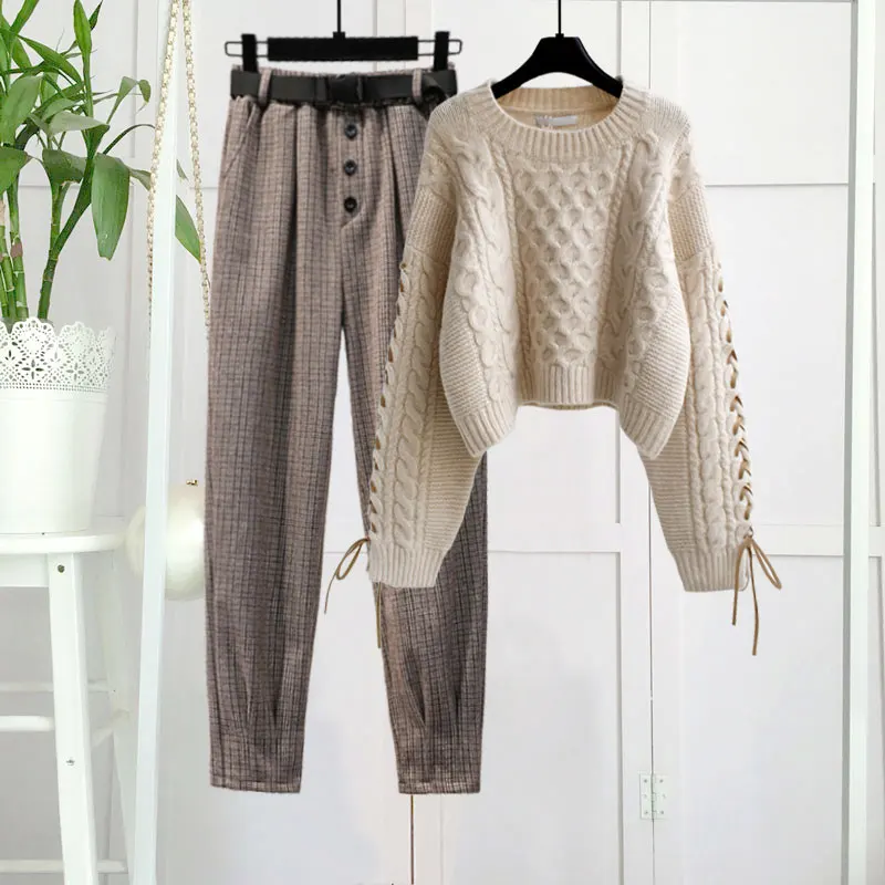 

2021 Spring Autumn Fashion Twist Pullover Short Knitted Sweater + High Waist Woolen Overalls Two Piece Set Women