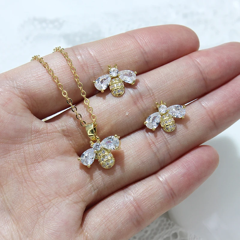 

Изысканные серьги 14K с золотым покрытием, Искусственные серьги для женщин, элегантные серьги в виде насекомых, подвеска и ожерелья, комплект...