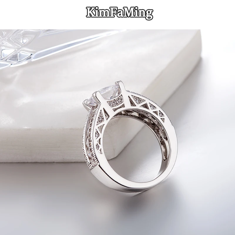 

Low Price Trendy Men Engagement Rings in Fashion Jewelry Party Casual GR109