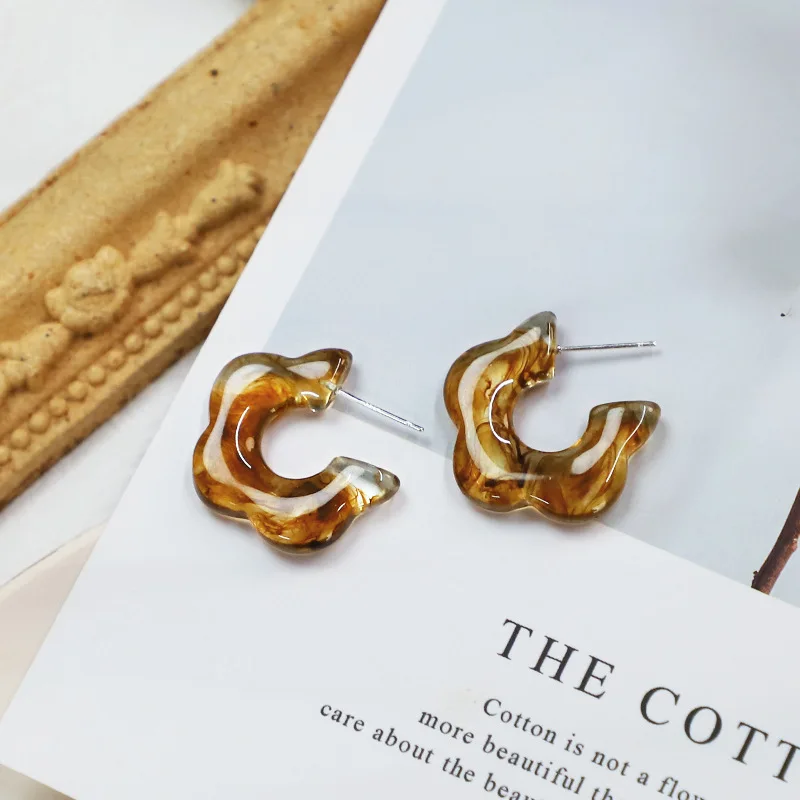 

SRCOI Sweet Temperament Caramel Flower Resin Earrings Simple Brown Acrylic Lovely Ear Stud Women Girl Daily Life Party Jewelry