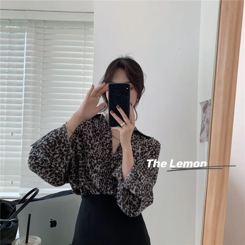 

Autumn Korean blouse temperament fashion leopard print Hong Kong style chiffon shirt loose all-match ladies shirt