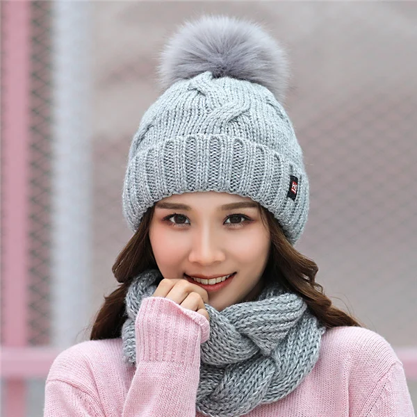 Grey 1set Женская зимняя шапка, лыжный бренд, большие Меховые помпоны, вязаные шапки, шарф, шапка, набор, зимняя женская шапка, теплая шапка Skullies, женская шапка - Цвет: Grey 1set