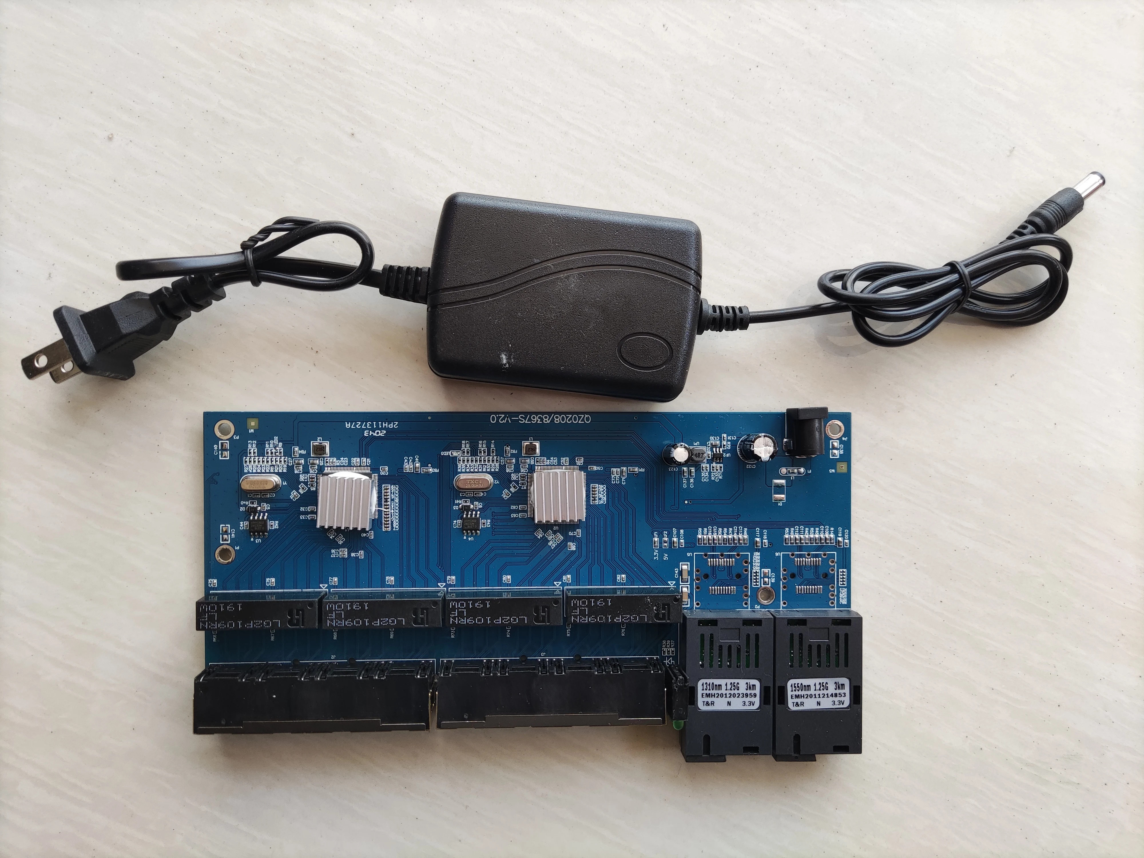 

Positive POE 2G8 RJ45 3km Gigabit Ethernet Switch Fiber port SC connector 8*3000M PCBA Board Fibra optical Converter plate