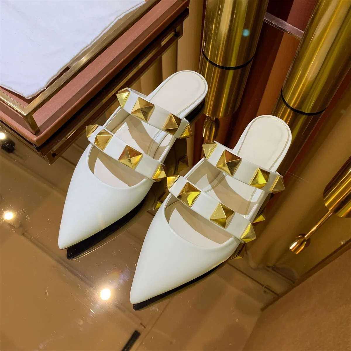 Spring Autumn New Style Rivet Pointed Toe Women Slippers Comfortable Genuine Leather Material Fashion Mules Low Heel Sandals