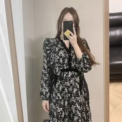 

Harajuku Style Spring Women Vintage Print A-line Puff Sleeve Party Dress Fashion Casual Office Lady Sexy V-neck Sexy Dress