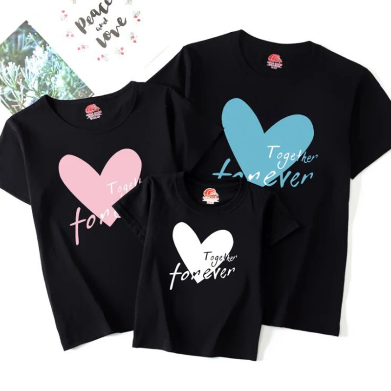 

New 2021 Summer Family Look Mommy and Me Clothes Matching Loving Heart Family Clothing Mother Daughter Son Father Kids T-shirt