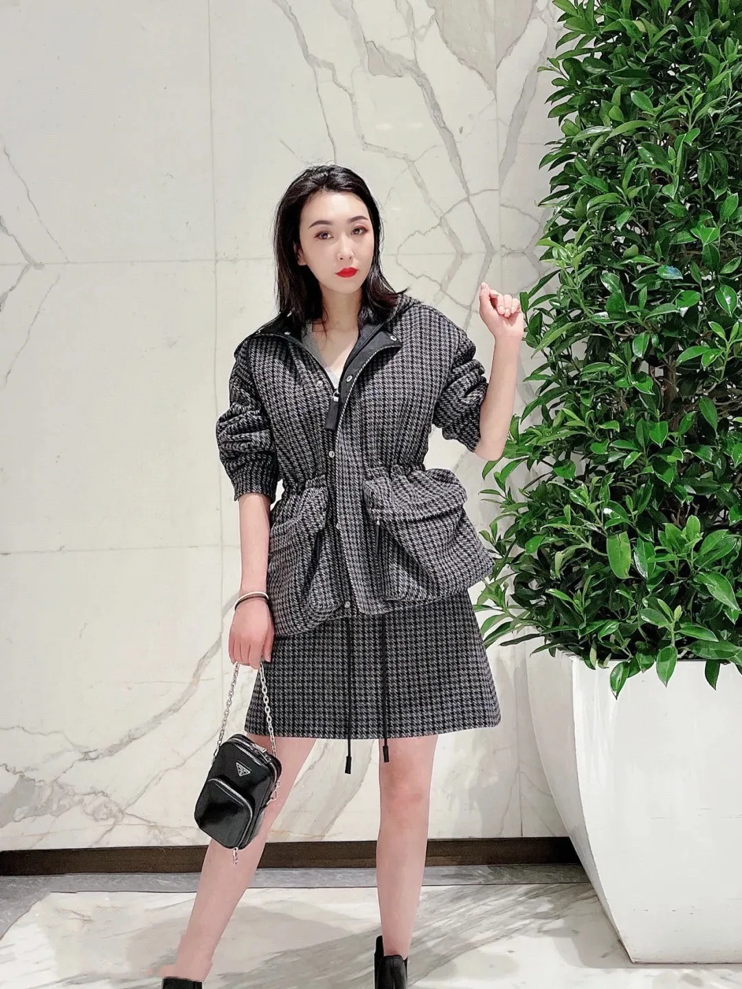 

Женская Повседневная куртка с капюшоном, осенняя Свободная куртка с трехмерными карманами и капюшоном, 2021