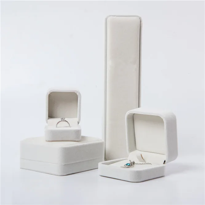 

Бархатная шкатулка для украшений luckyiasv