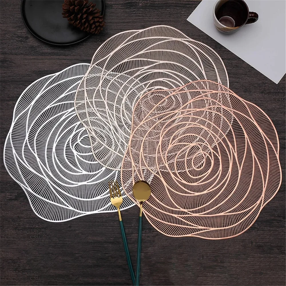 

Snowflake Hollow PVC Bronzing Placemat For Dinner Table Mat Coffee Tables Tableware Christmas Decoration Kitchen Accessories