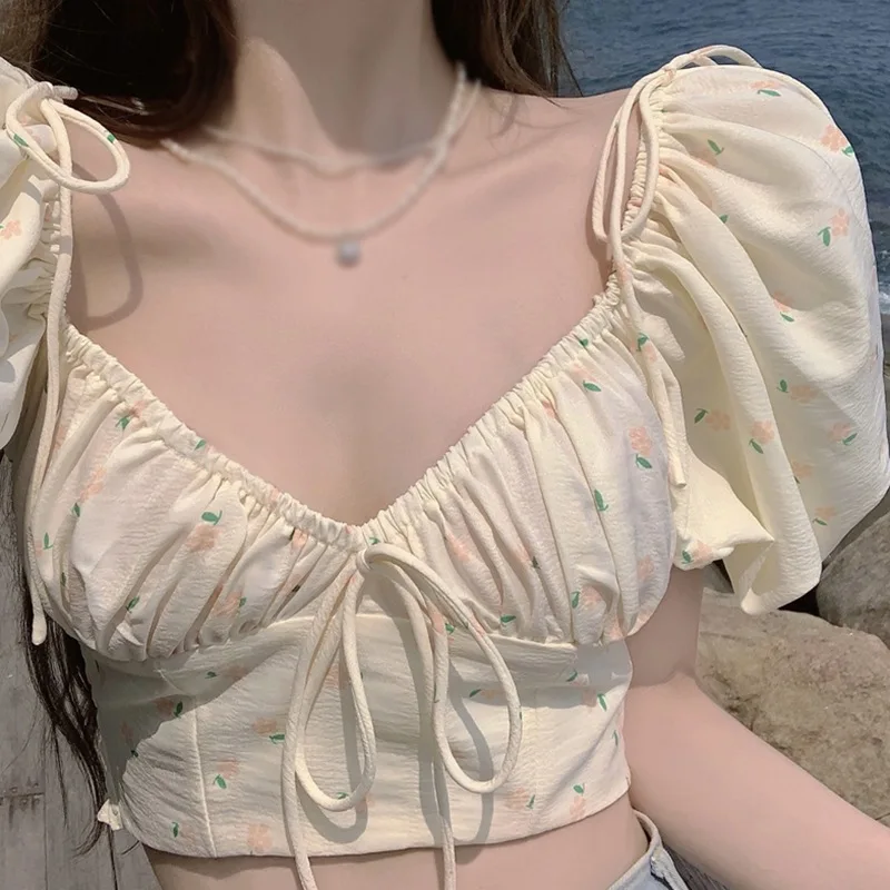 

Женские летние короткие топы с цветочным принтом