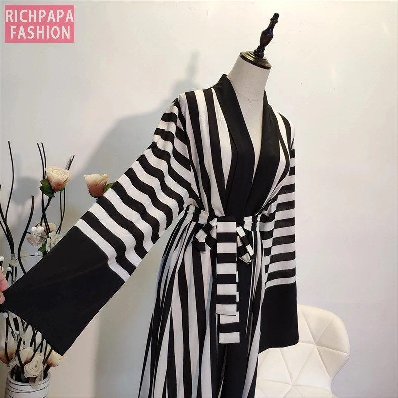 Женское кимоно в полоску мусульманском стиле | Тематическая одежда и униформа