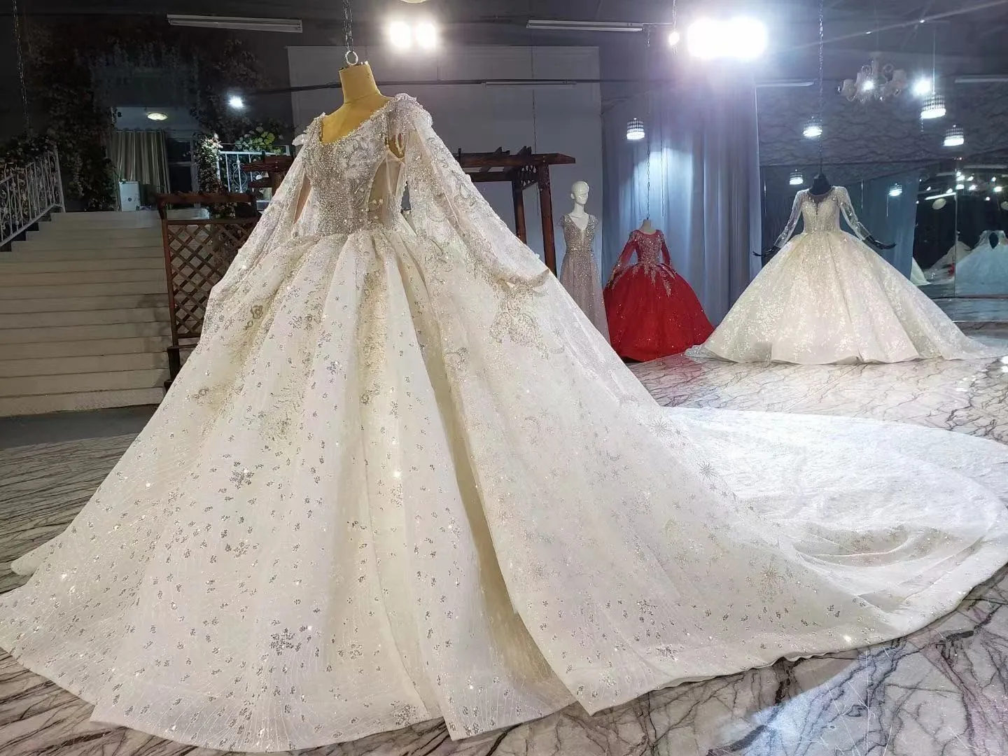 

2021 Full Lace Wedding Gowns With Cape Shawl Big Skirt Fashion Bridal Novias Brand Weddings