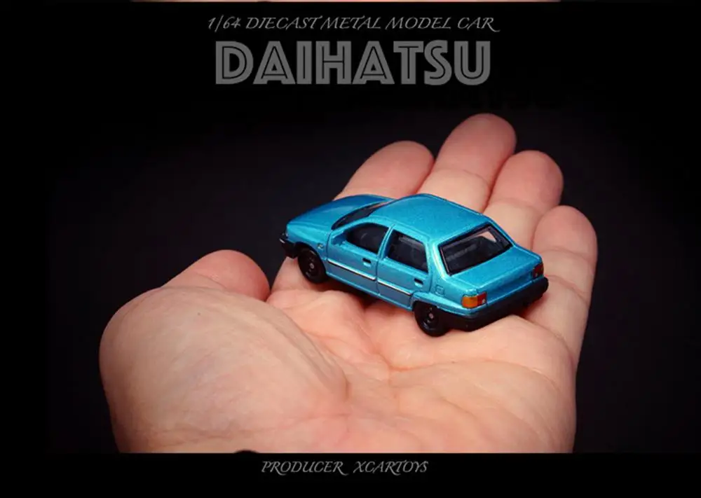 Коллекционная синяя модель автомобиля ToYi 1/64 DAIHATSU CHARADE 90 коллекционная игрушка в