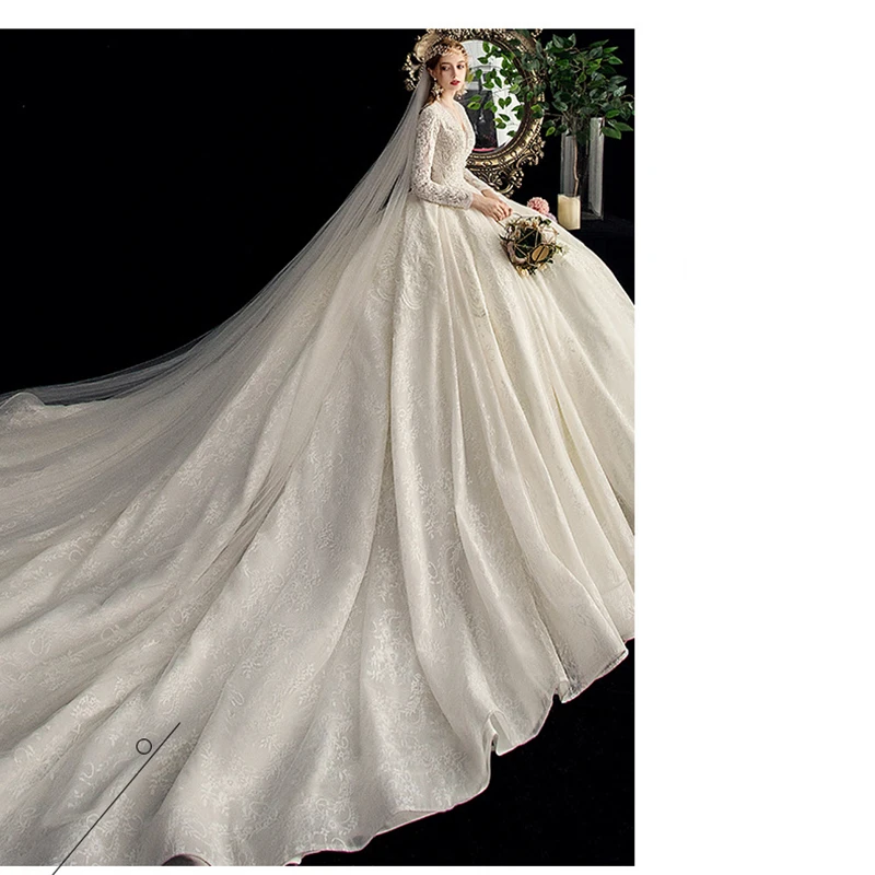 Женское свадебное платье с длинным шлейфом белое кружевное большого размера