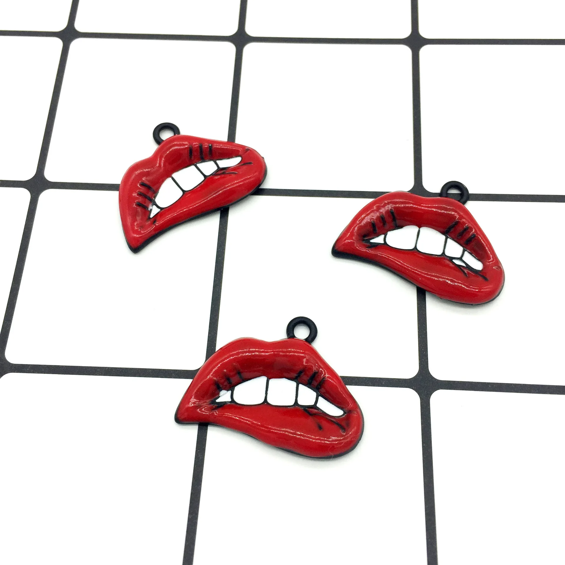 

10PCS/Lot Enamel Alloy Charms DIY Jewelry Findings Drop Oil Mouth Lips 30*23mm Charm Pendant Fit Bracelet Necklace DIY Charms