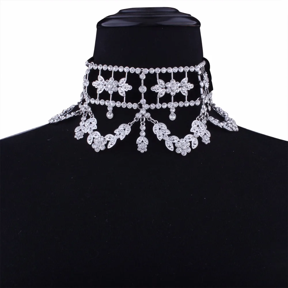 

Fashion Crystal Rhinestone Choker Necklace Velvet Statement Necklace for Women Collares Chocker Jewelry Party Gift