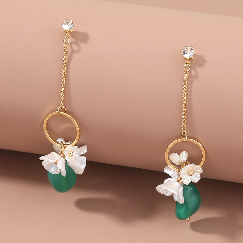 

2020 new sweet niche earrings retro small fresh long green stone flower earrings earrings