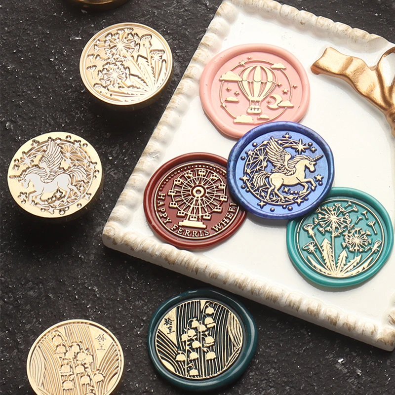 

Восковая печать с единорогом и Медузой в стиле ретро