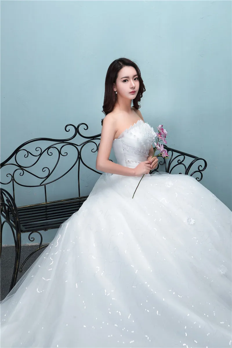 Vivian's Bridal без бретелек Кристалл цветок украшение женское свадебное платье Белый Королевский поезд обратно кружева Многоуровневое свадебное платье