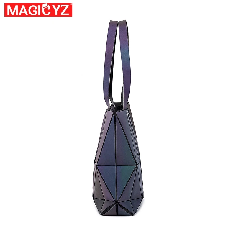 Женская сумка с геометрическим рисунком яркая вместительная сумочка на плечо