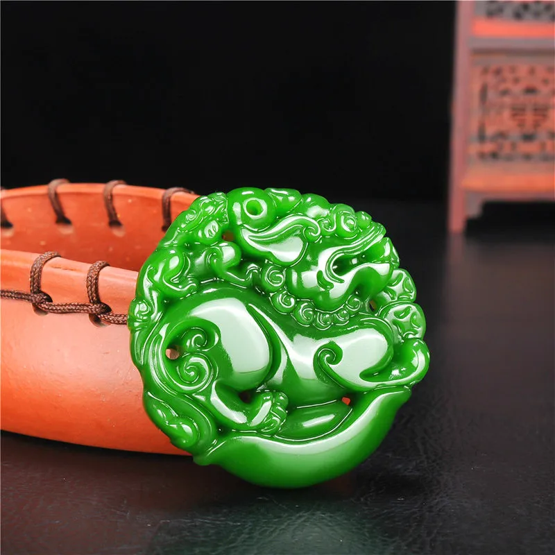 

PIXIU GREEN JADE PENDANT CHINESE NECKLACE HAND-CARVED NATURAL CHARM JEWELRY TIGER AMULET FASHION ACCESSORIES FOR MEN WOMEN GIFTS