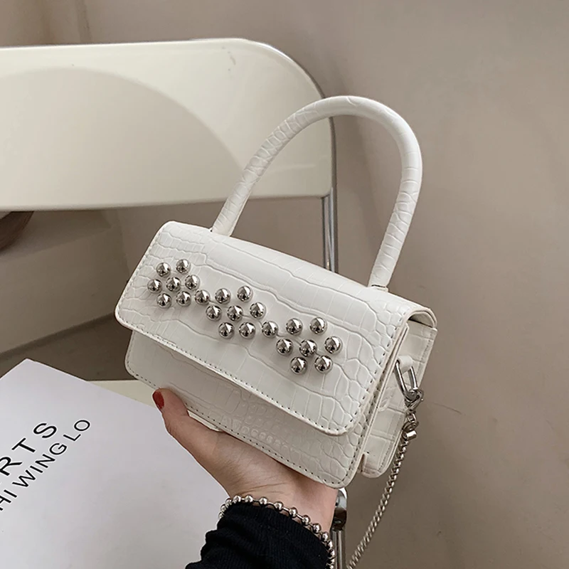 

Роскошная дизайнерская женская сумка-мессенджер Axukes с заклепками, Новинка лета 2021, сумка на плечо, красивая сумка