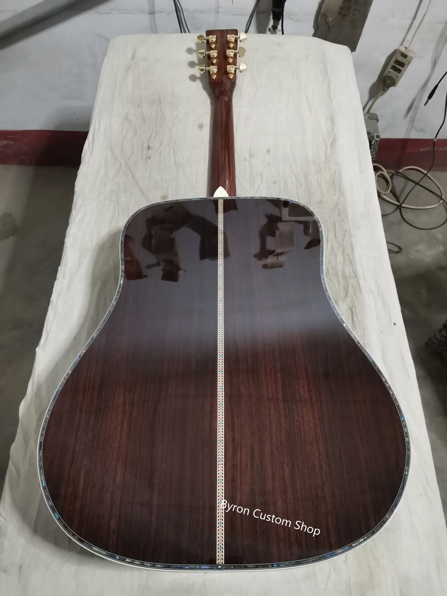 Бесплатная доставка гитара на заказ Дред ААА Byron акустическая высокого качества |