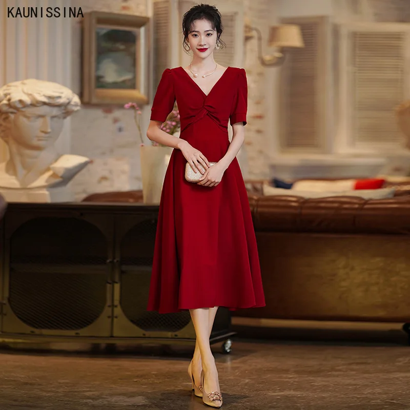 

Женское коктейльное платье с коротким рукавом, V-образным вырезом