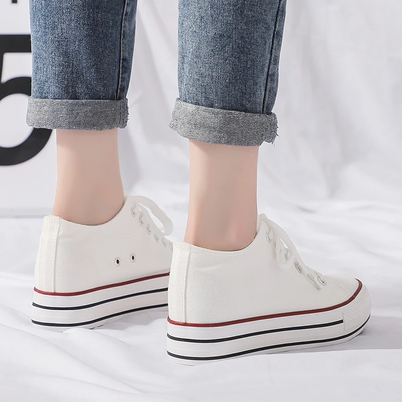 Женские холщовые кроссовки на танкетке увеличивающие рост 5 см белые черные |