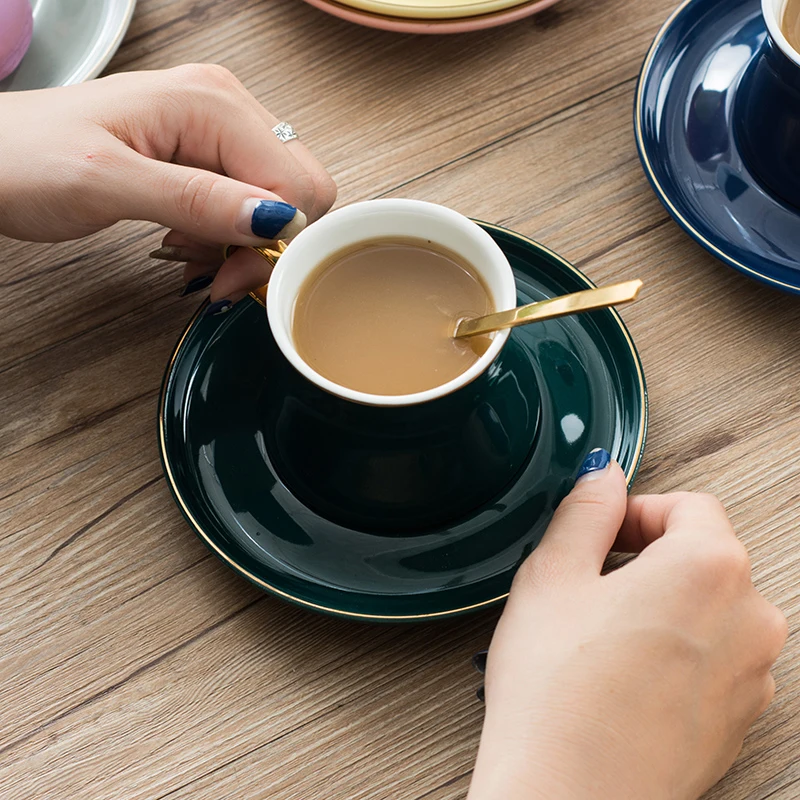 Европейский Креативный набор керамических кофейных чашек для пары креативная