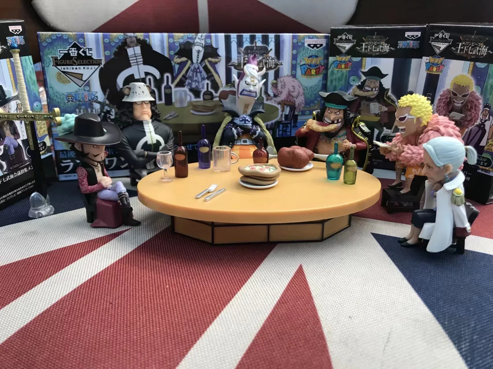 

One Piece Shichibukai Roundtable Hawkeye PVC Figure Toys Dolls Gifts for Children 5CM