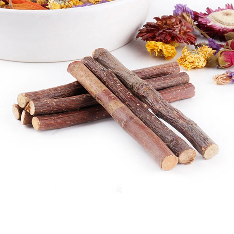 1 сумка 50г натуральной игрушки из веток яблони для домашних попугаев, кроликов, морских свинок, деревянных хомяков, птиц и попугаев.