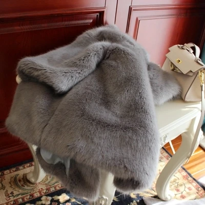 

Top High-end New Style Fashion Women Faux Fur Coat 18S22 high quality