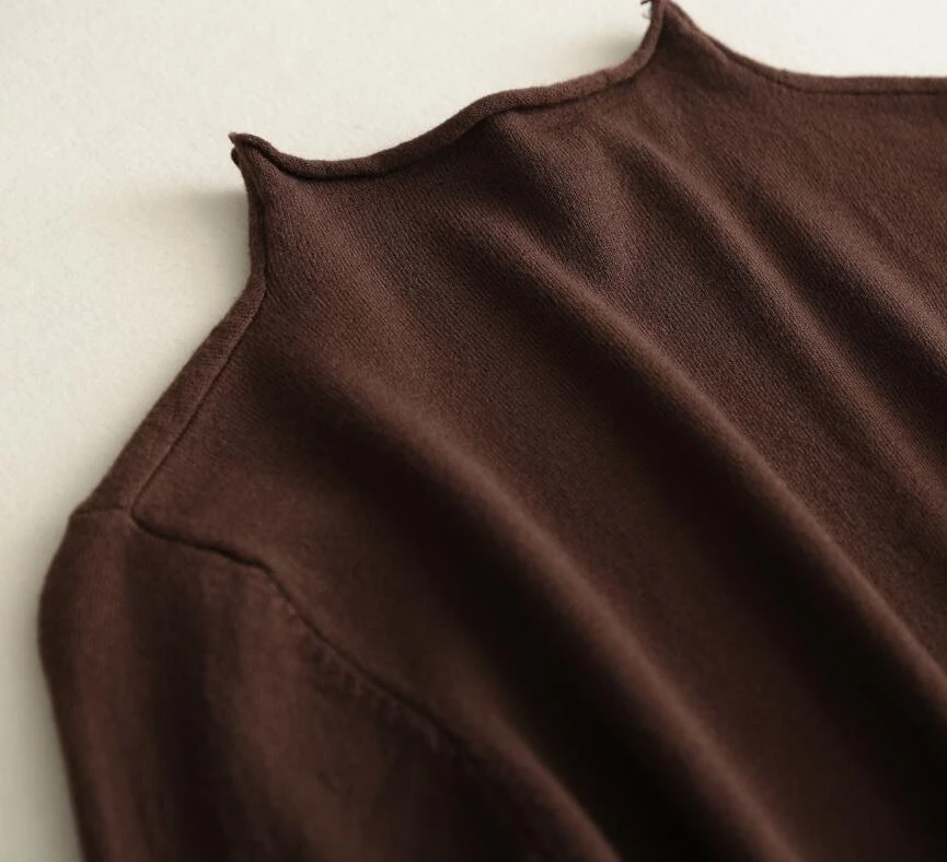 Женский трикотажный пуловер тонкий однотонный топ с воротником-хомутом