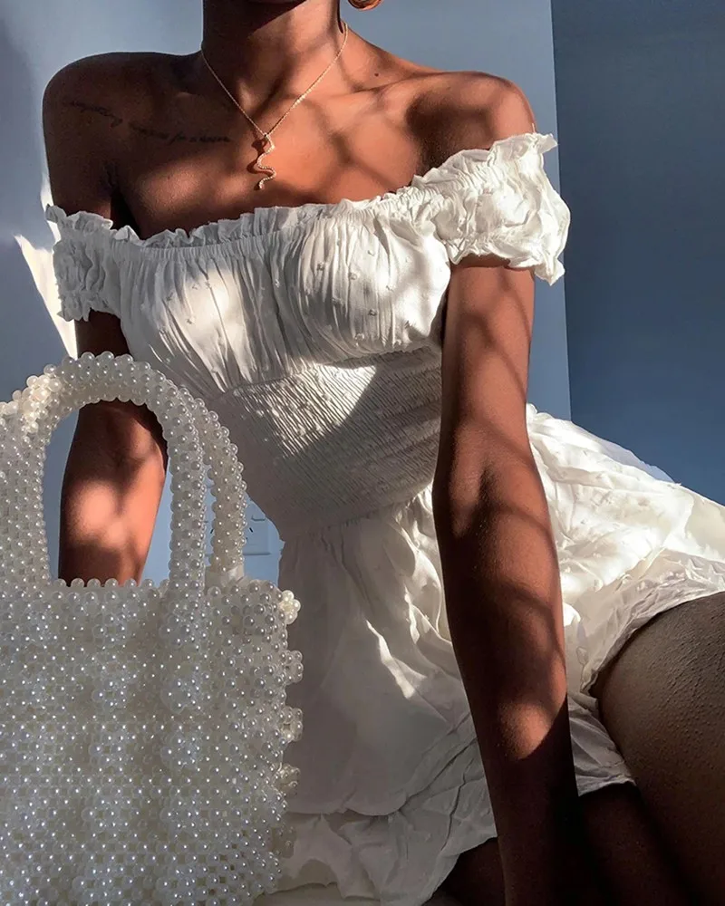 Платье с открытыми плечами и подолом в горошек|Женские платья| |