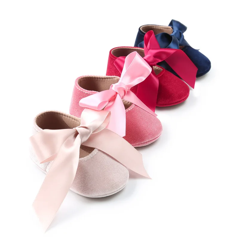 Мокасины для новорожденных девочек, обувь из искусственной кожи с бантом и лентами, на резиновой подошве, Нескользящие, обувь для начинающи...