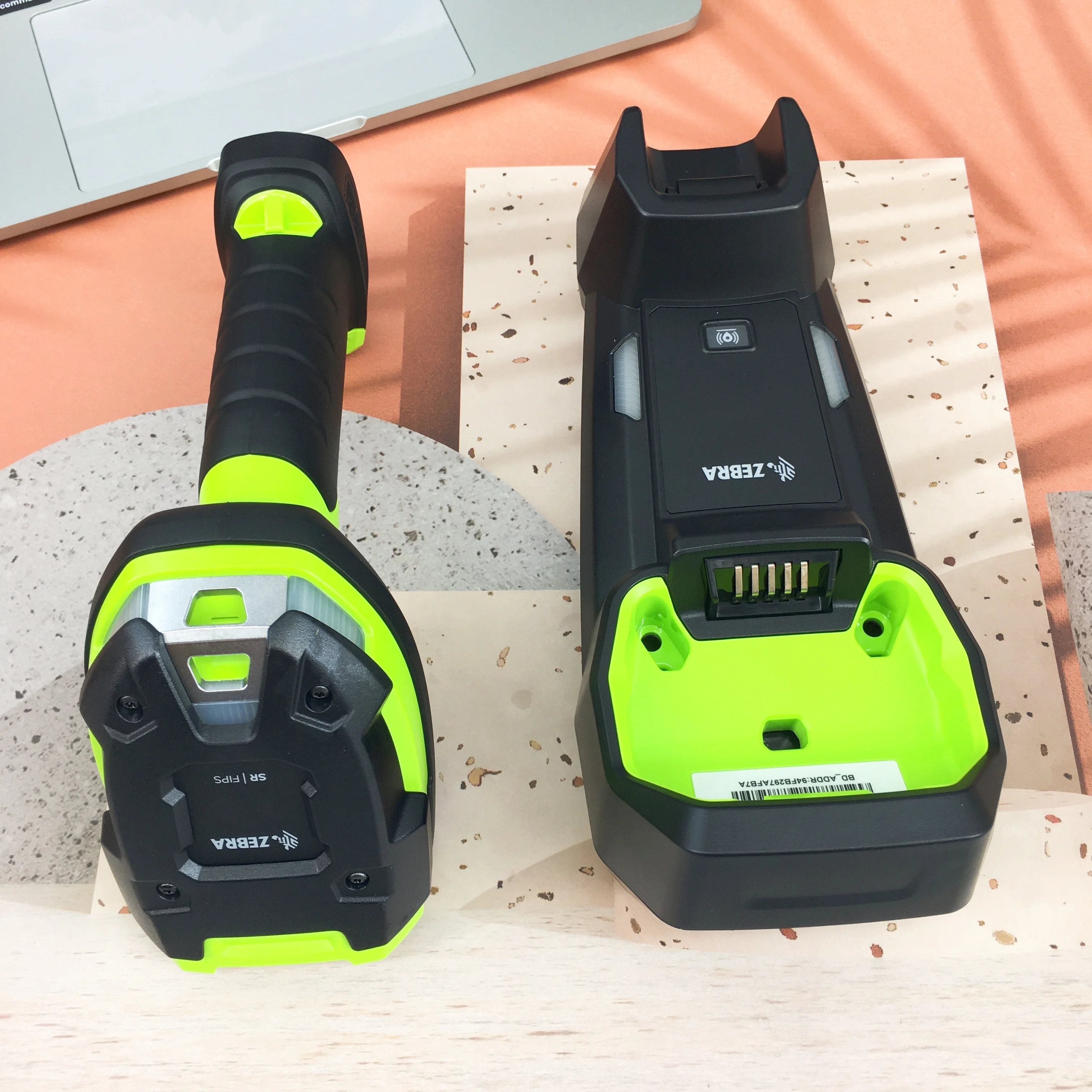 Zebra LI3678 SR Ultra Rugged 1D Wireless Barcode Scanner Kit FIPS Vibration Motor Includes Cradle Power Supply and USB Cord|Сканеры| |