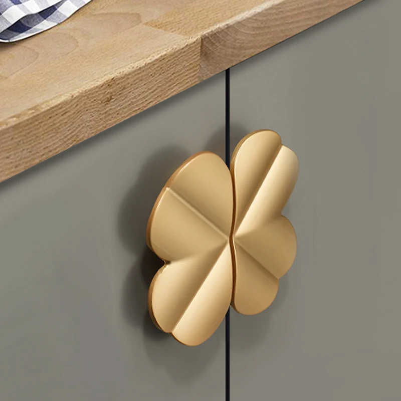 

DIY Four Leaf Clover shape/Creative Zinc alloy Door knob European Furniture Handles Drawer Pulls Kitchen Cabinet Handles